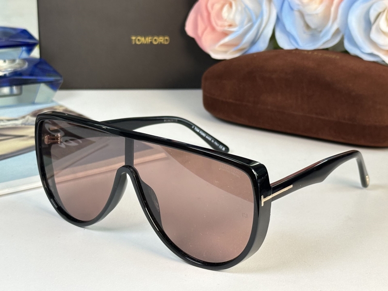 TOM FORD